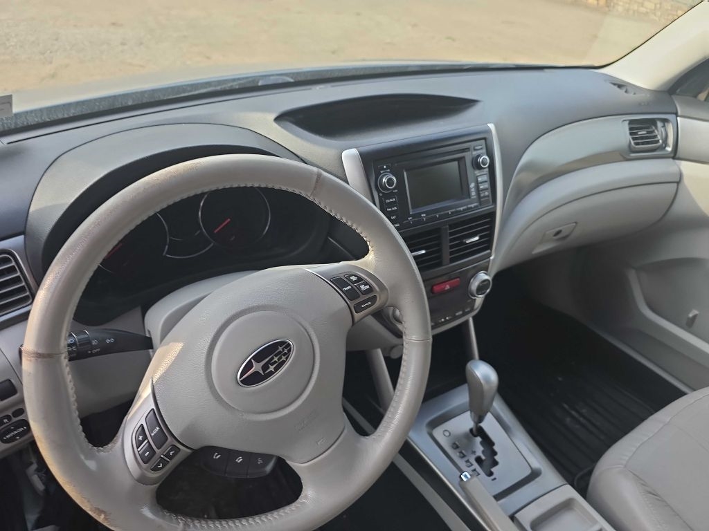 Subaru Forester 2.5X Limited 2011 Subaru Forester 2.5X Limited 2011