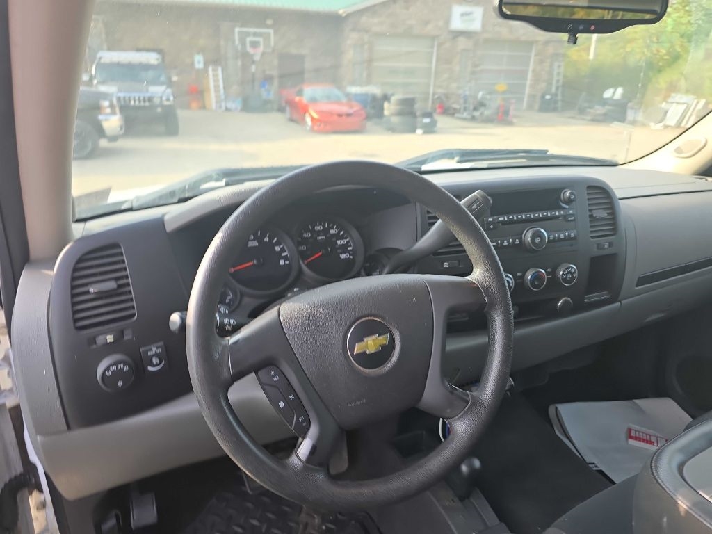 Chevrolet Silverado 1500 LS Extended Cab 4WD 2012 Chevrolet Silverado 1500 LS Extended Cab 4WD 2012