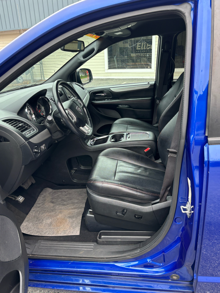 2019 Dodge Grand Caravan GT photo 4