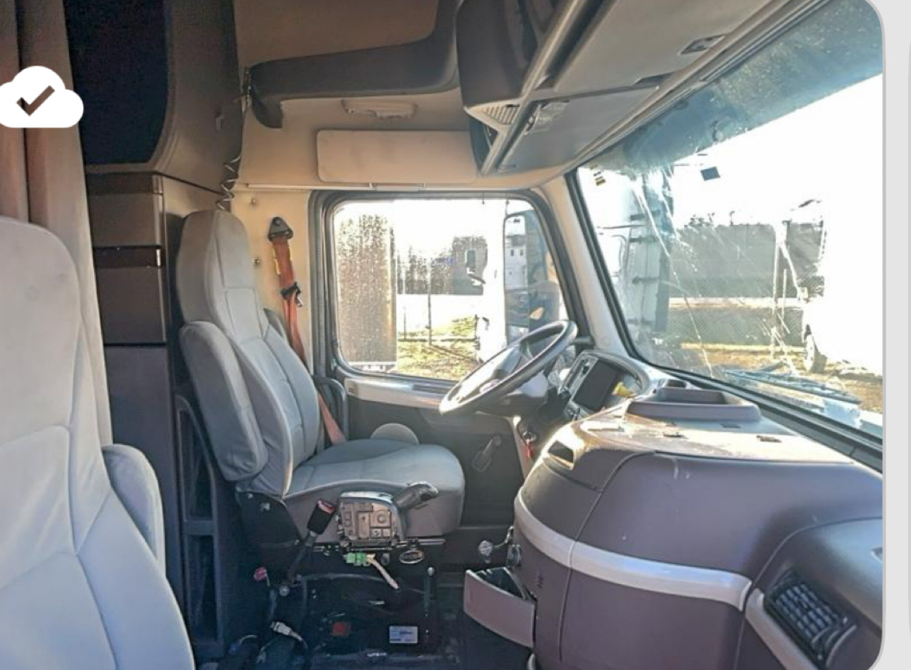 Volvo VNL - 2015