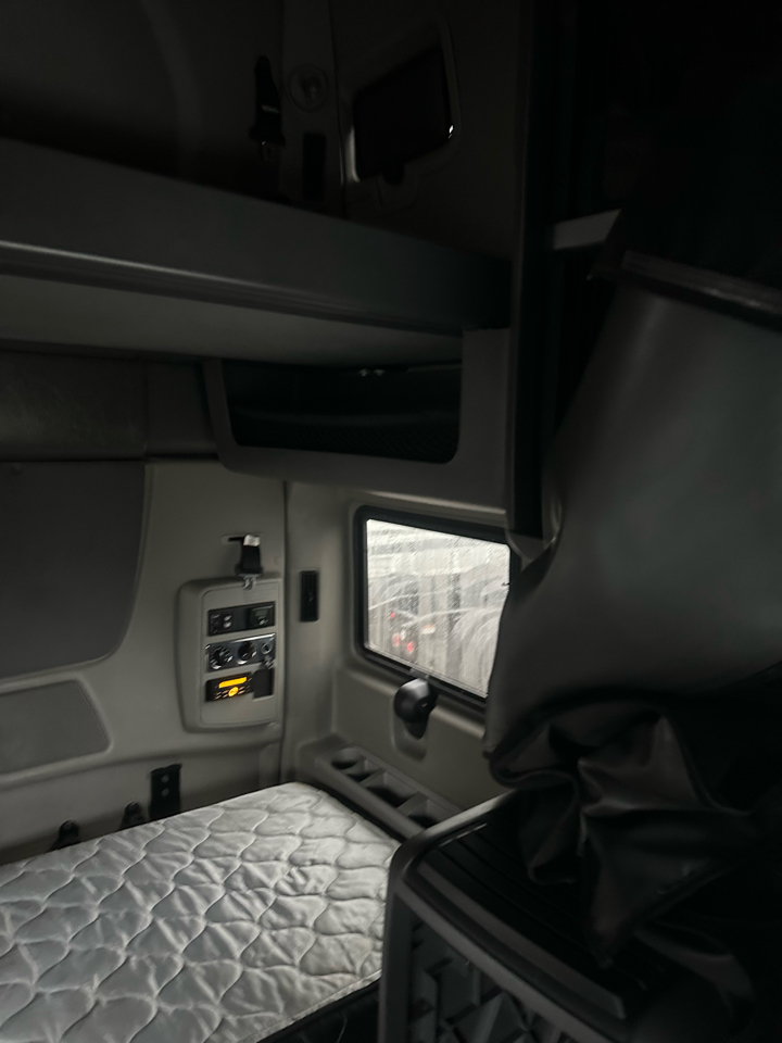 International LT62F  2018