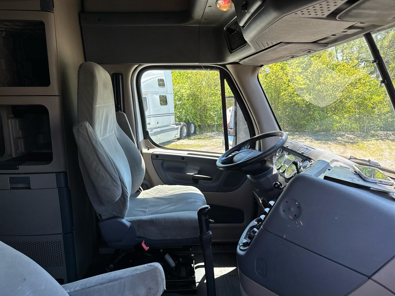 Freightliner Cascadia 125  2015