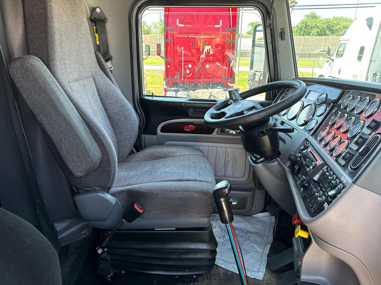 Peterbilt 386  2015