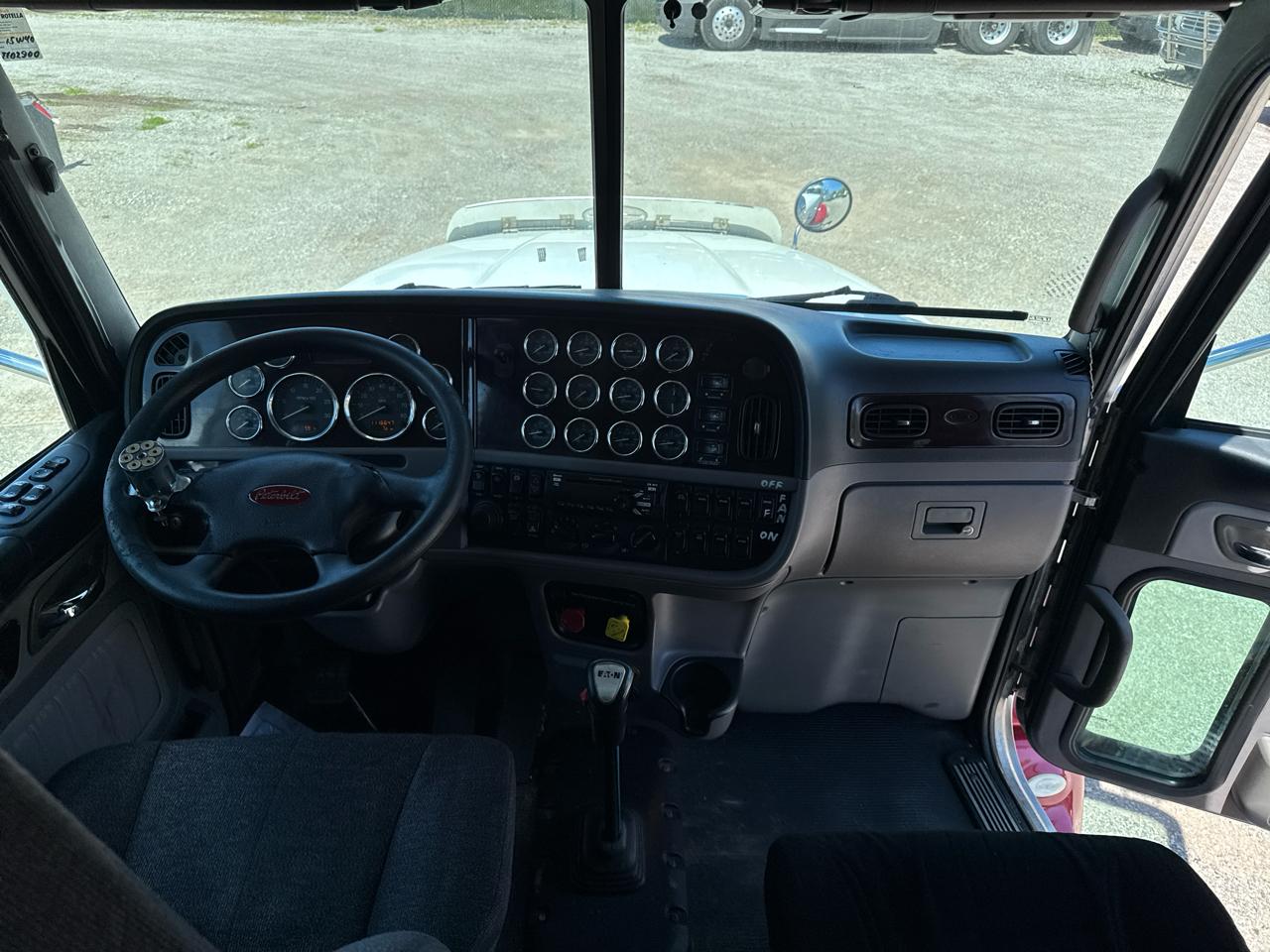 Peterbilt 386  2015