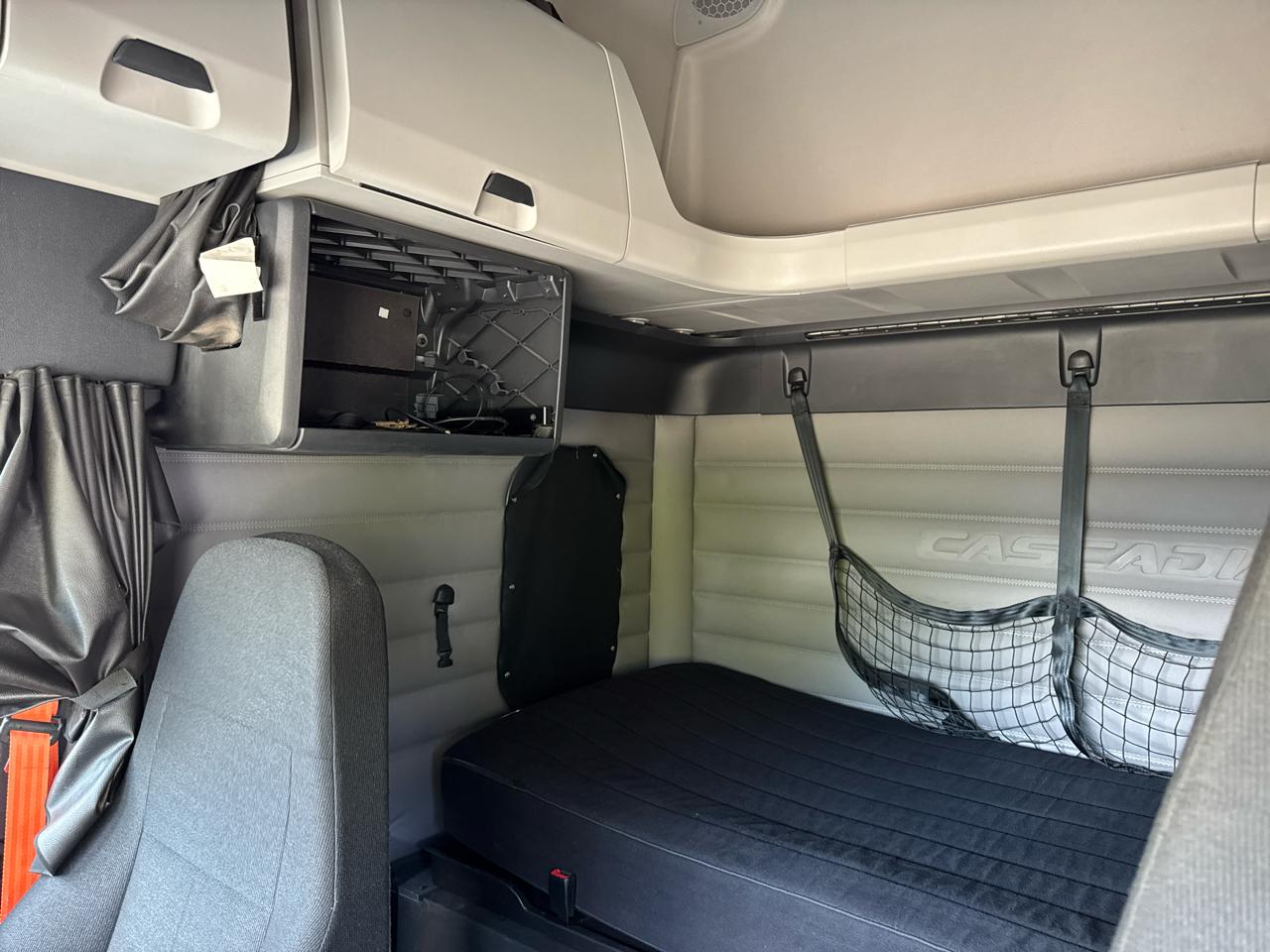 Freightliner Cascadia  2020