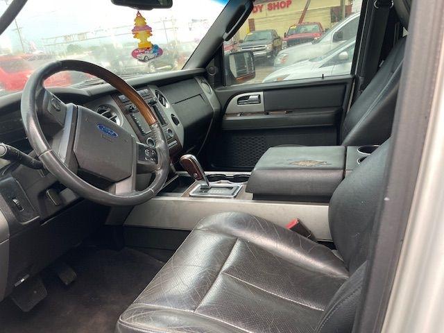 Ford Expedition  2010