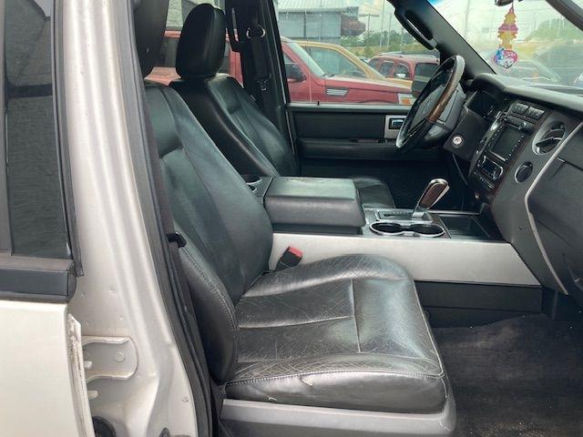 Ford Expedition  2010