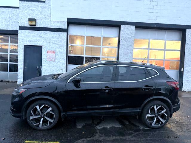 Nissan Rogue Sport  2021