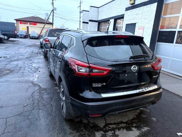 Nissan Rogue Sport  2021