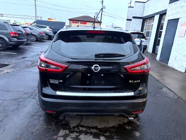 Nissan Rogue Sport  2021