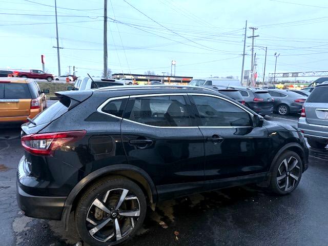 Nissan Rogue Sport  2021