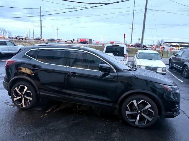 Nissan Rogue Sport  2021