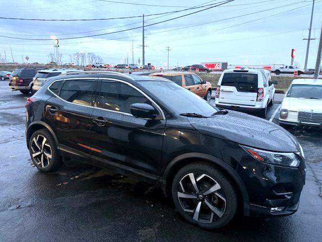 Nissan Rogue Sport  2021