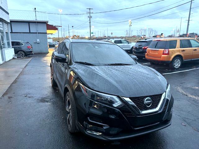 Nissan Rogue Sport  2021