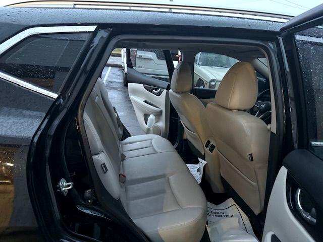 Nissan Rogue Sport  2021