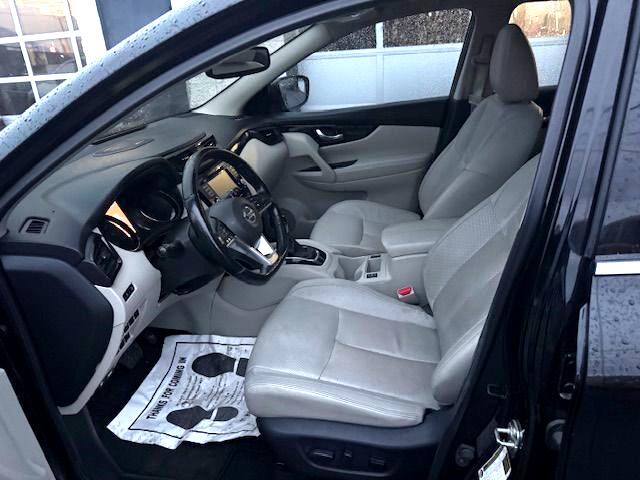 Nissan Rogue Sport  2021