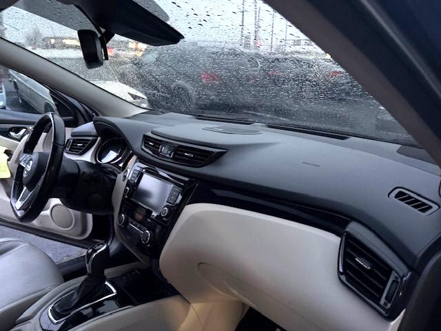 Nissan Rogue Sport  2021