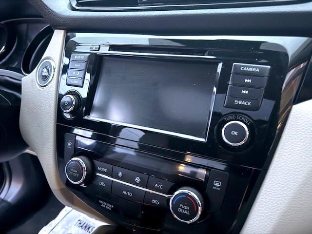 Nissan Rogue Sport  2021