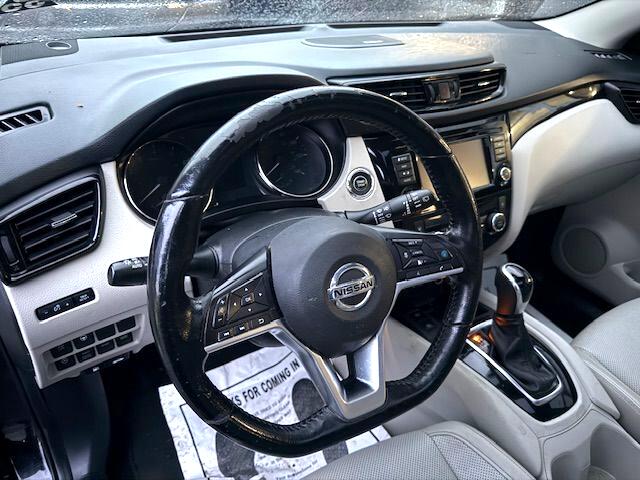 Nissan Rogue Sport  2021