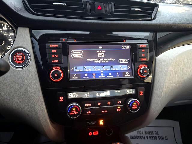 Nissan Rogue Sport  2021