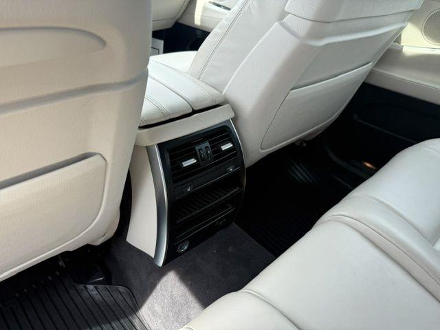 BMW 5-Series Gran Turismo  2015