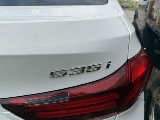 BMW 5-Series Gran Turismo  2015