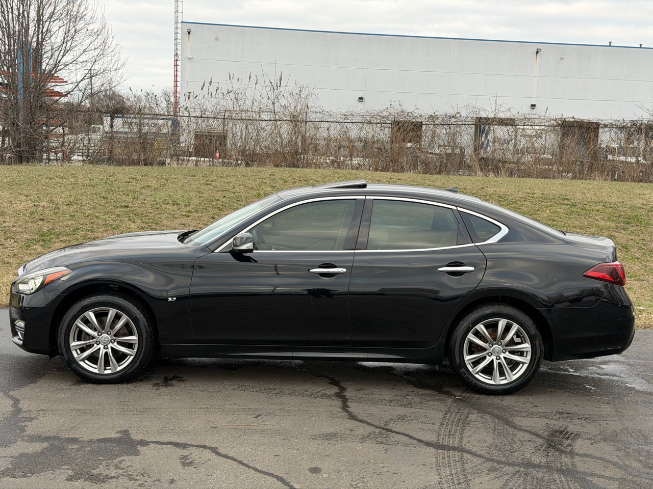 Infiniti Q70 4dr Sdn V6 AWD 2015
