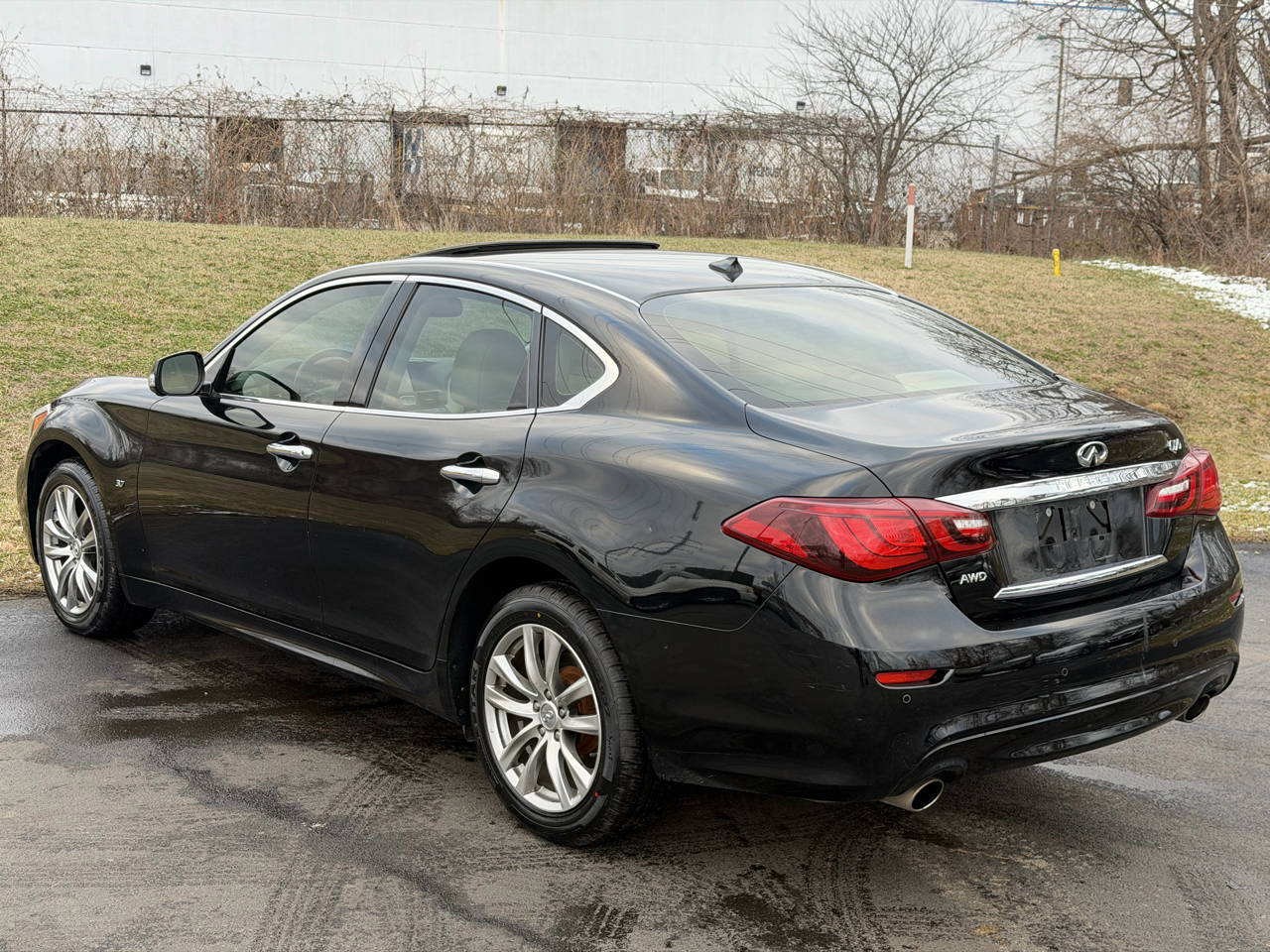 Infiniti Q70 4dr Sdn V6 AWD 2015