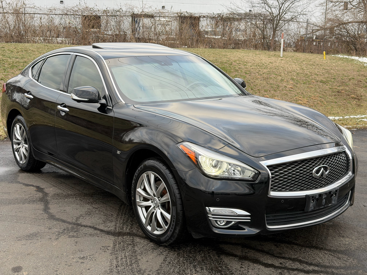 Infiniti Q70 4dr Sdn V6 AWD 2015