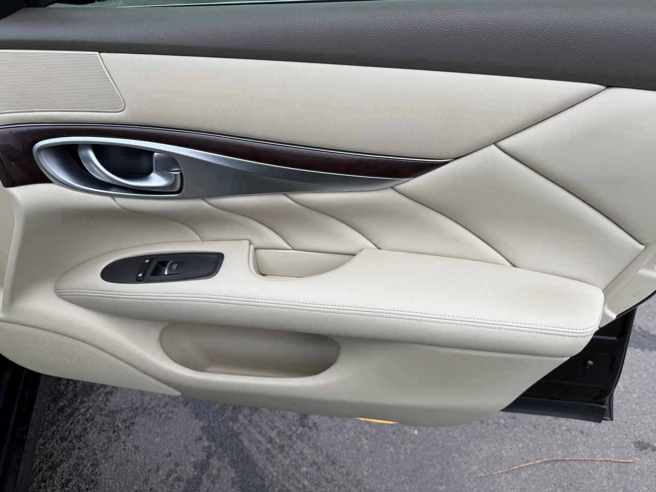 Infiniti Q70 4dr Sdn V6 AWD 2015