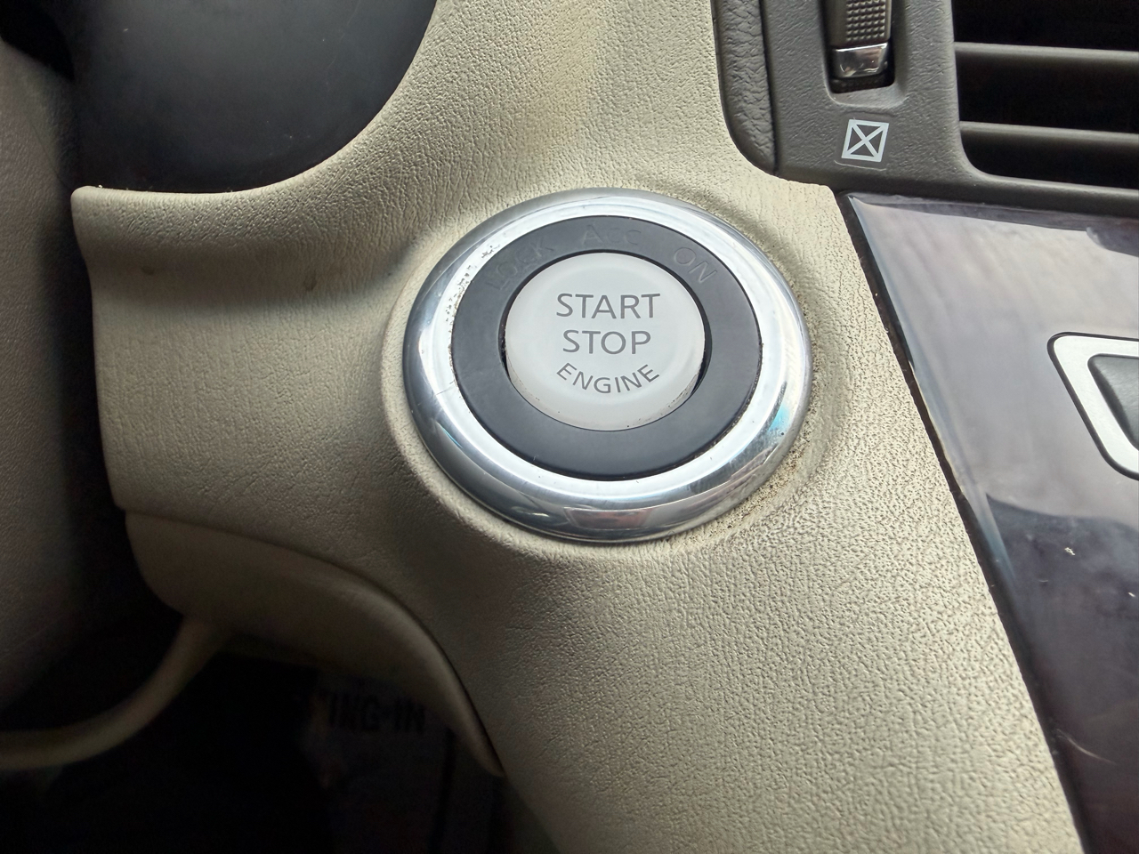 Infiniti Q70 4dr Sdn V6 AWD 2015