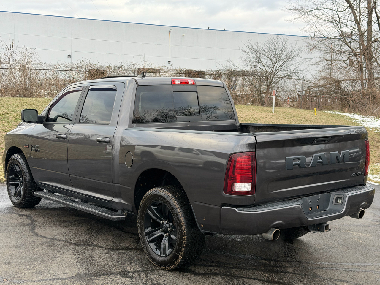RAM 1500 Night 4x4 Crew Cab 5'7" Box 2018