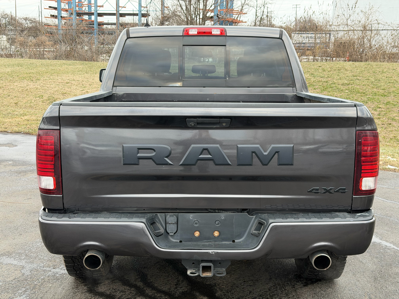 RAM 1500 Night 4x4 Crew Cab 5'7" Box 2018