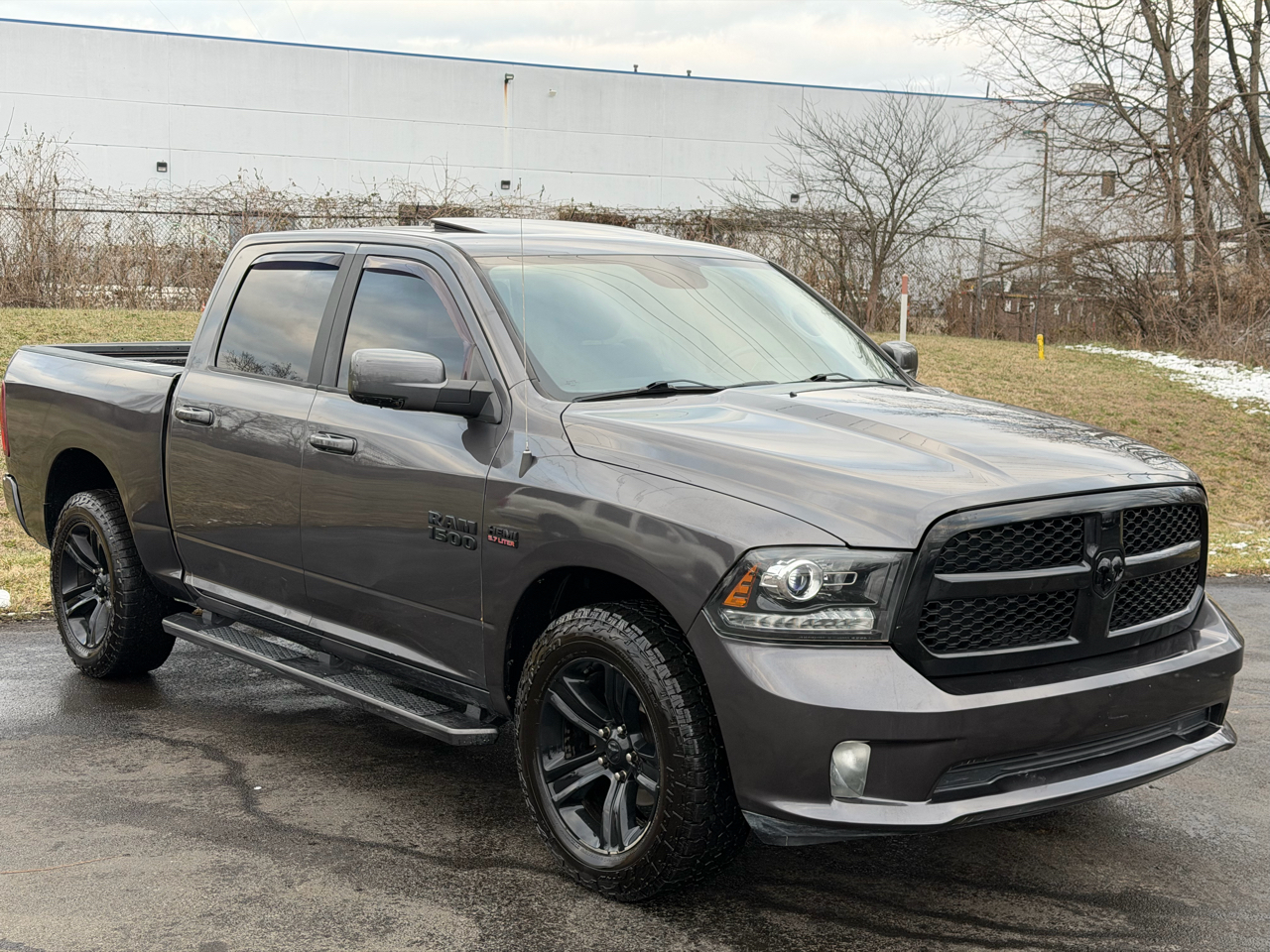 RAM 1500 Night 4x4 Crew Cab 5'7" Box 2018