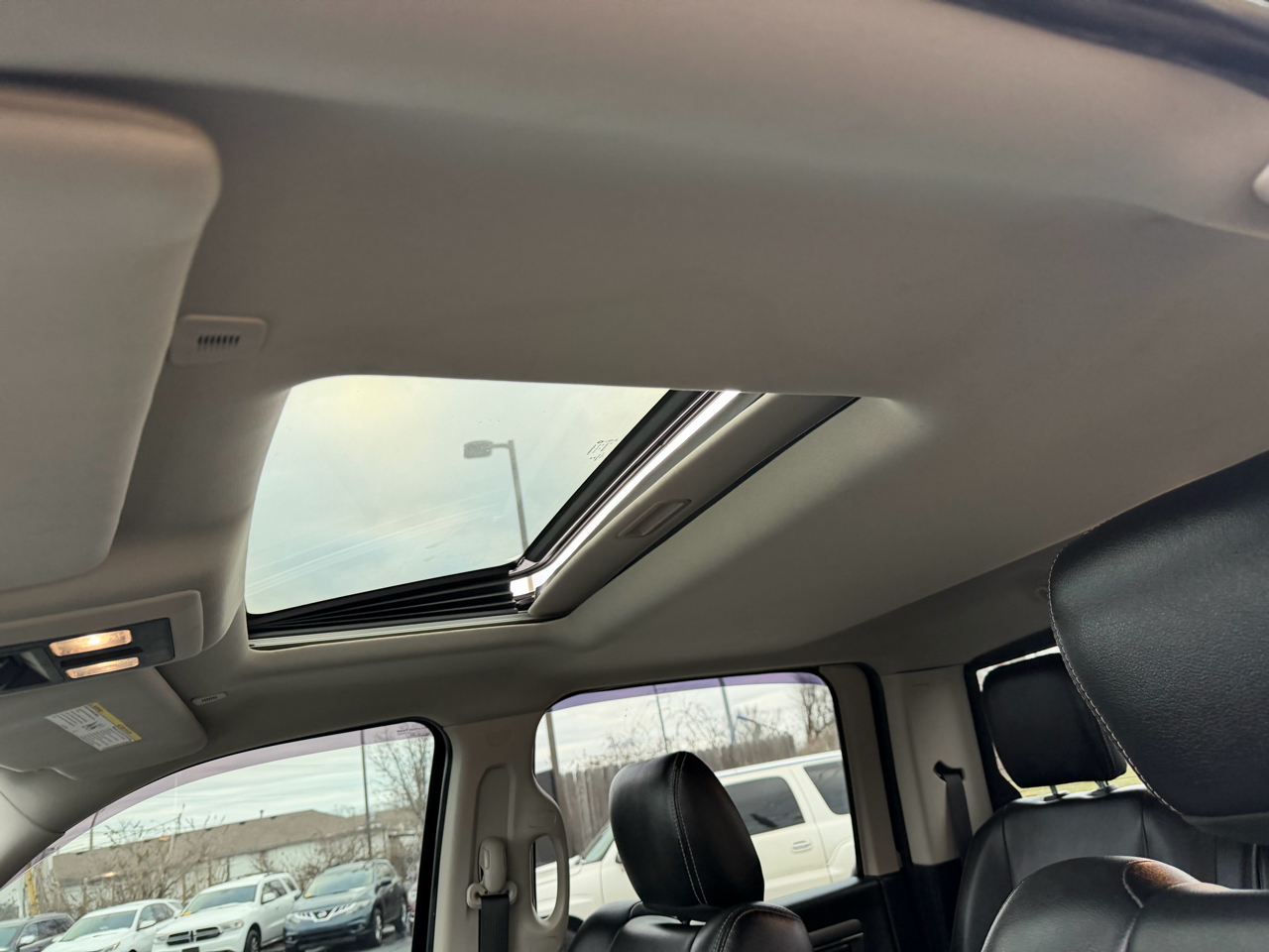 RAM 1500 Night 4x4 Crew Cab 5'7" Box 2018