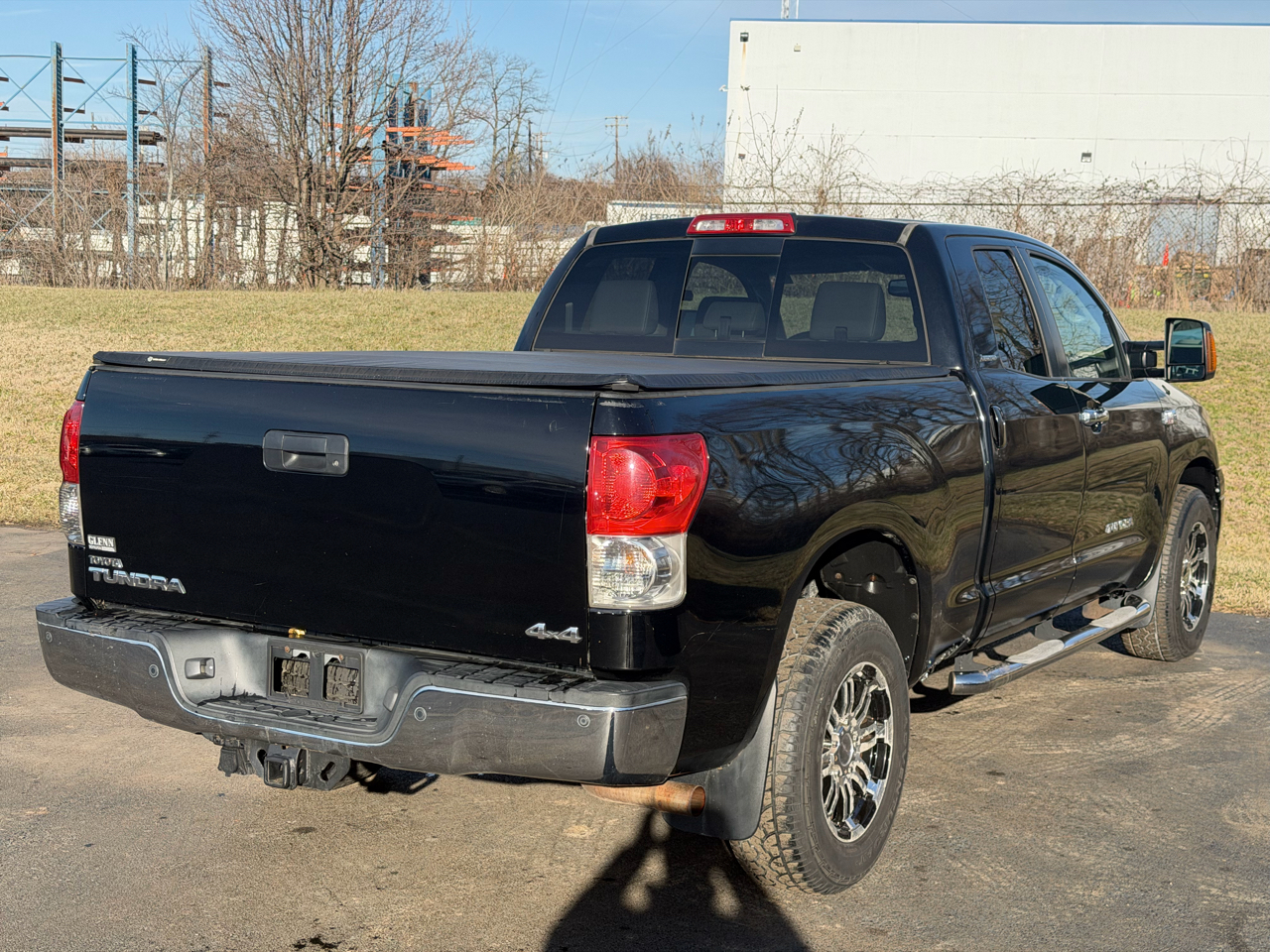 Toyota Tundra 4WD Truck Dbl 5.7L V8 6-Spd AT LTD (Natl) 2008