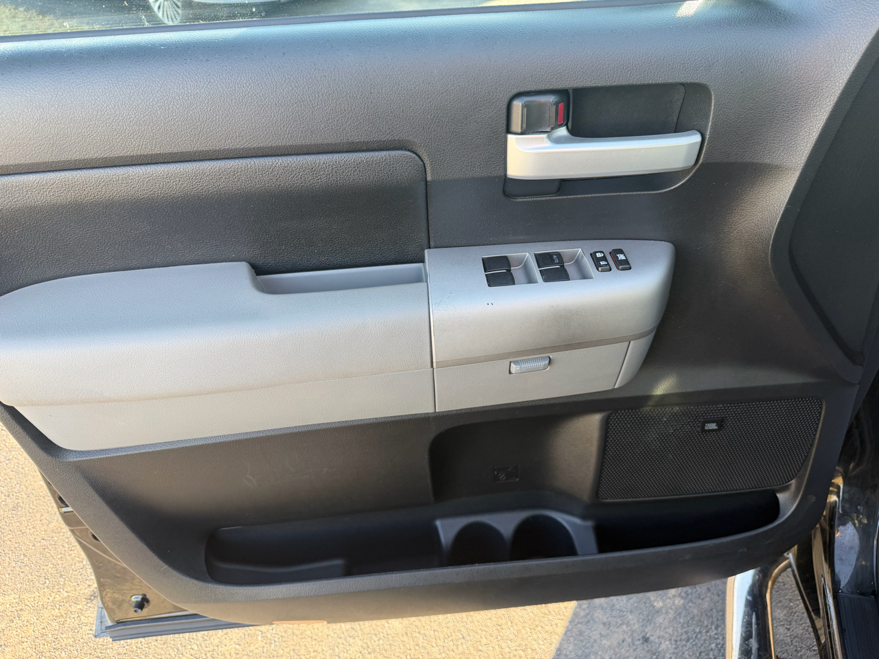 Toyota Tundra 4WD Truck Dbl 5.7L V8 6-Spd AT LTD (Natl) 2008