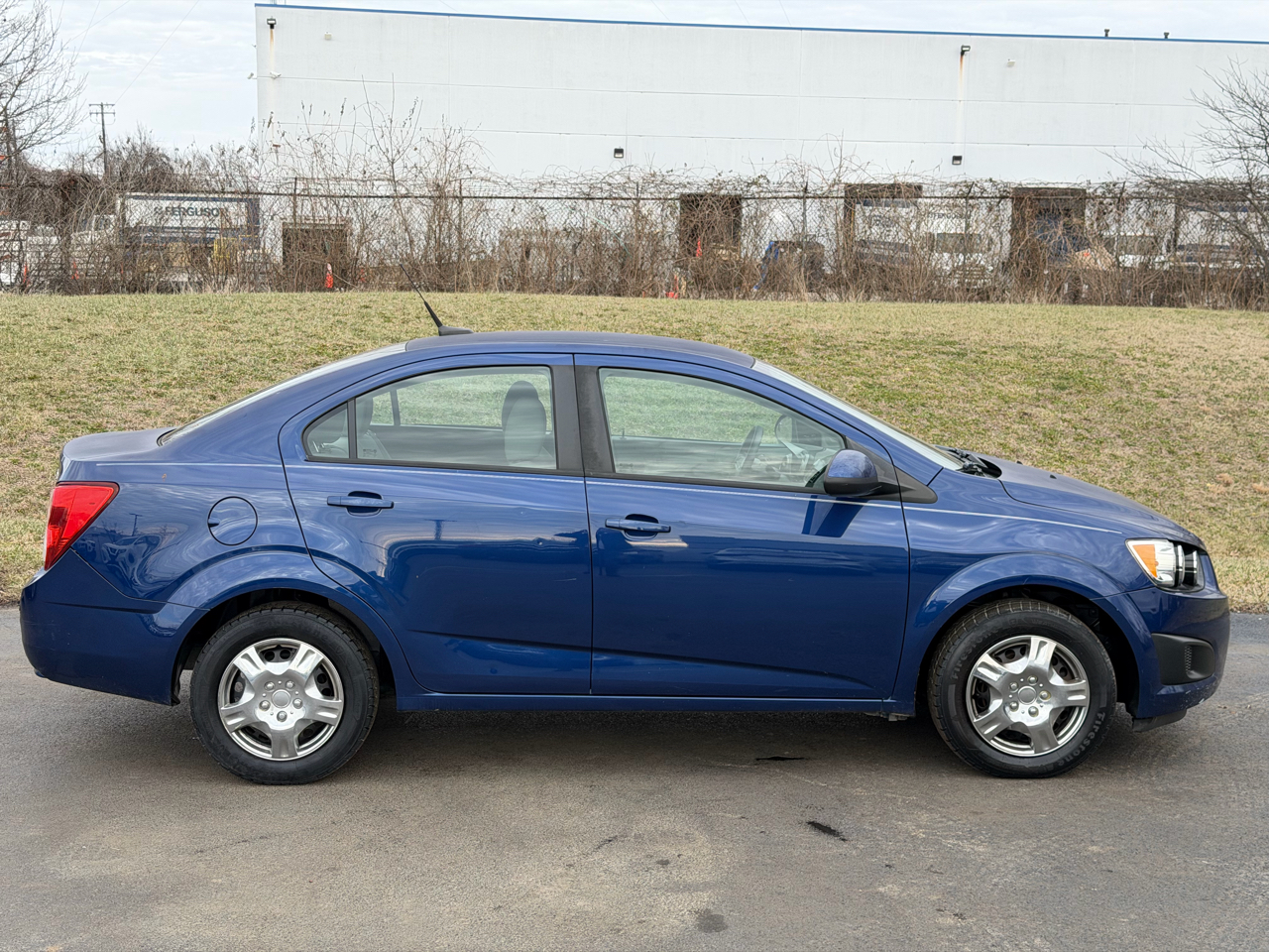 Chevrolet Sonic 4dr Sdn Manual LS 2014