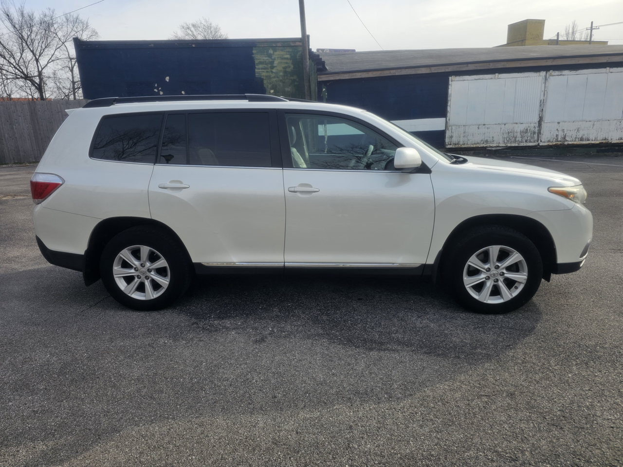 Toyota Highlander 4WD 4dr V6 (Natl) 2012