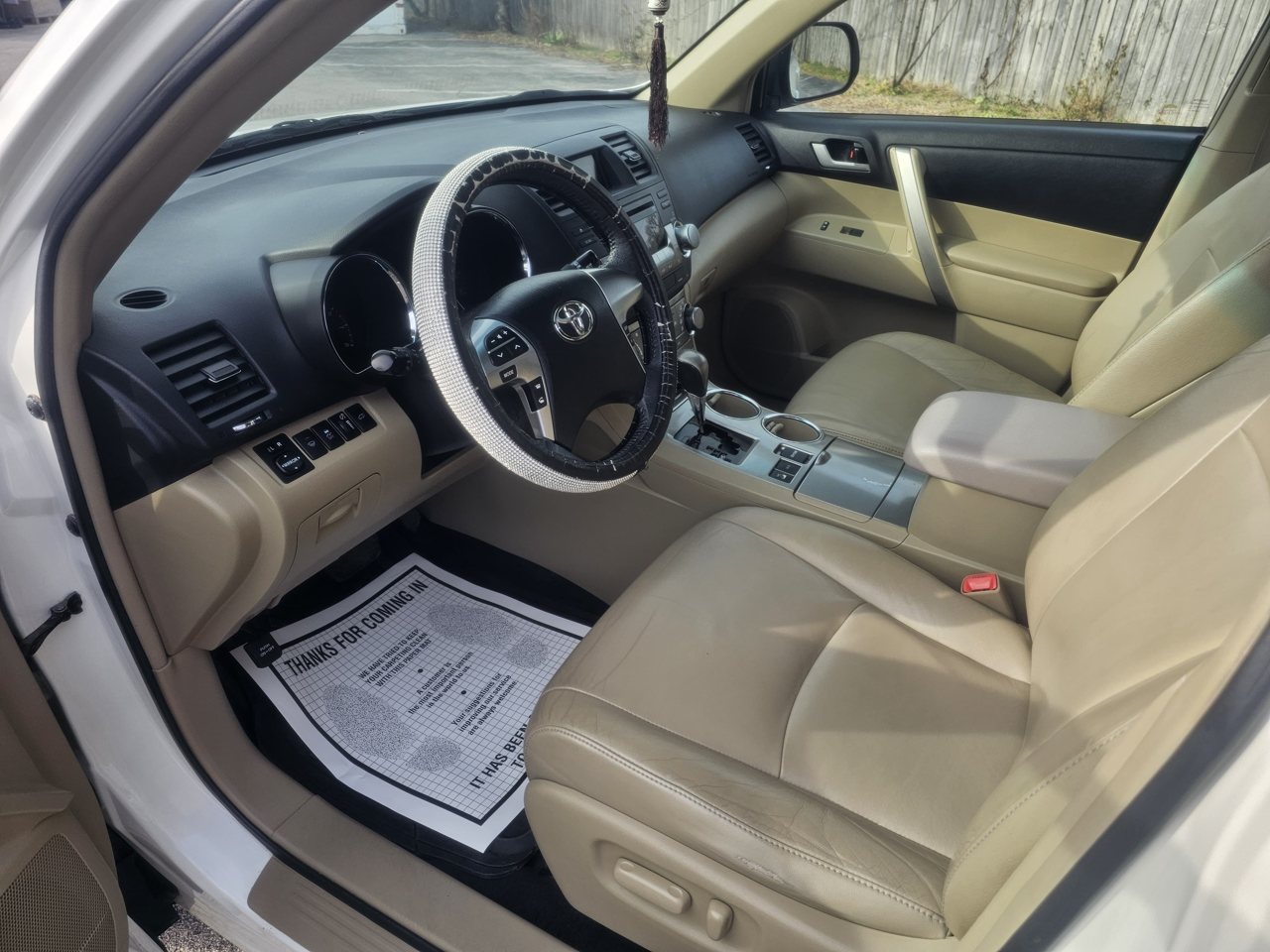 Toyota Highlander 4WD 4dr V6 (Natl) 2012