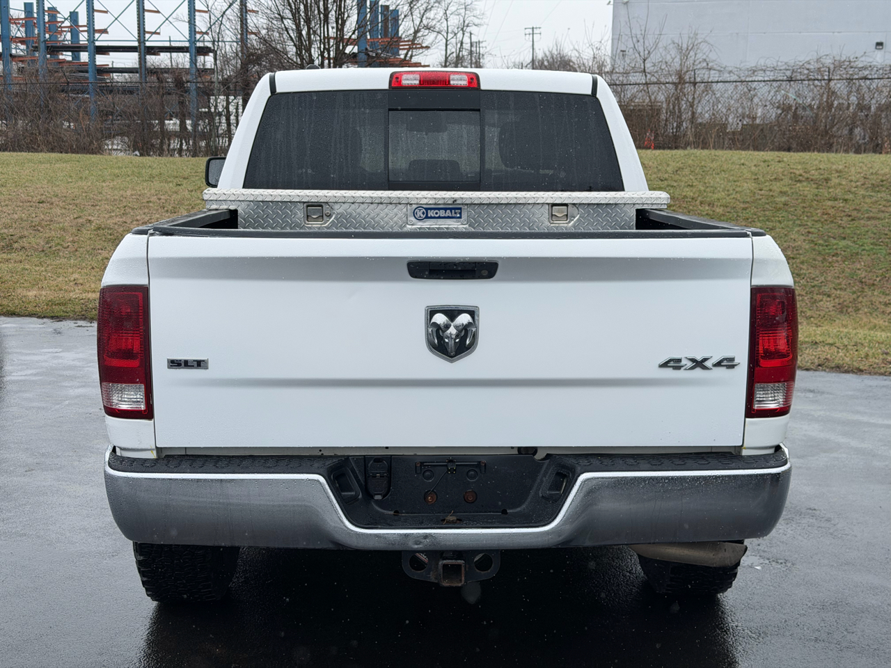 RAM 1500 4WD Crew Cab 140.5" SLT 2013