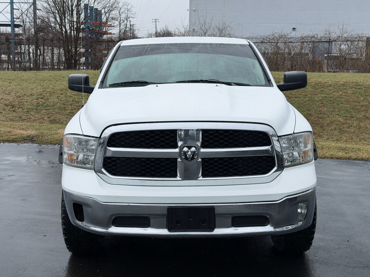 RAM 1500 4WD Crew Cab 140.5" SLT 2013