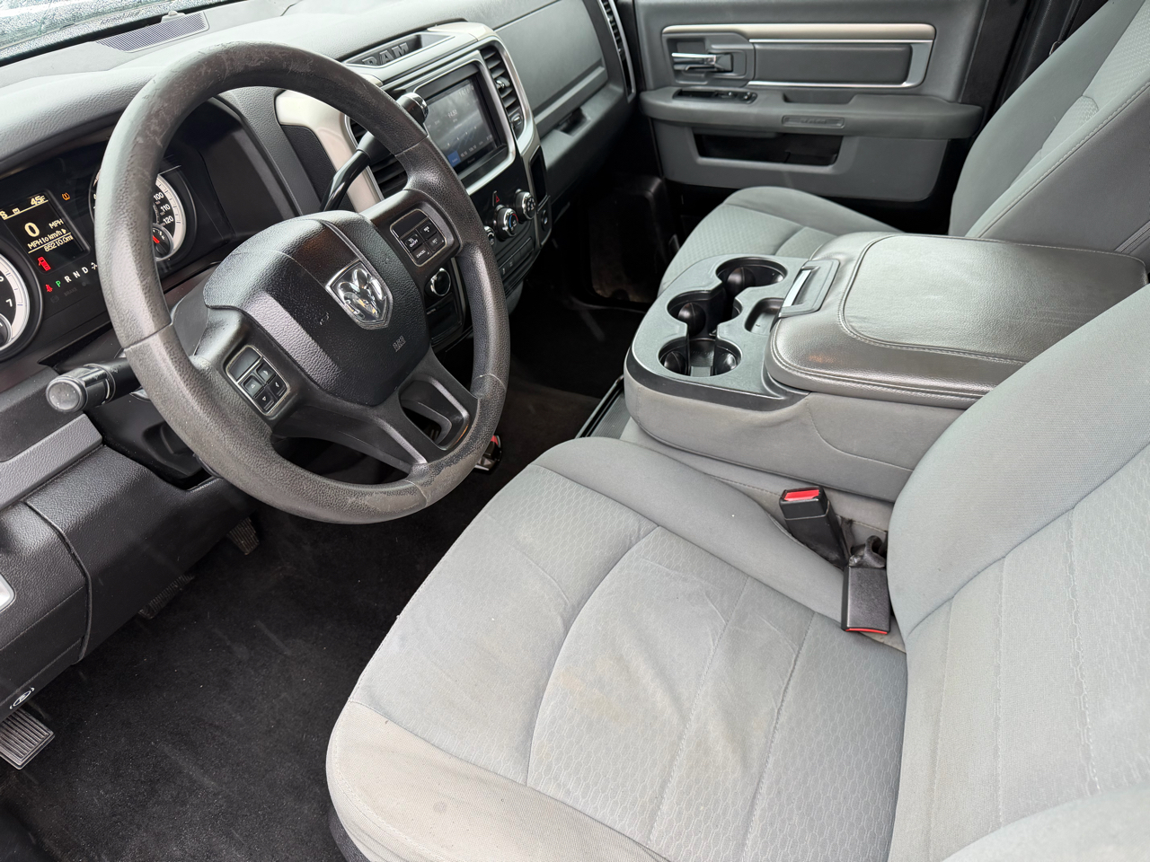 RAM 1500 4WD Crew Cab 140.5" SLT 2013