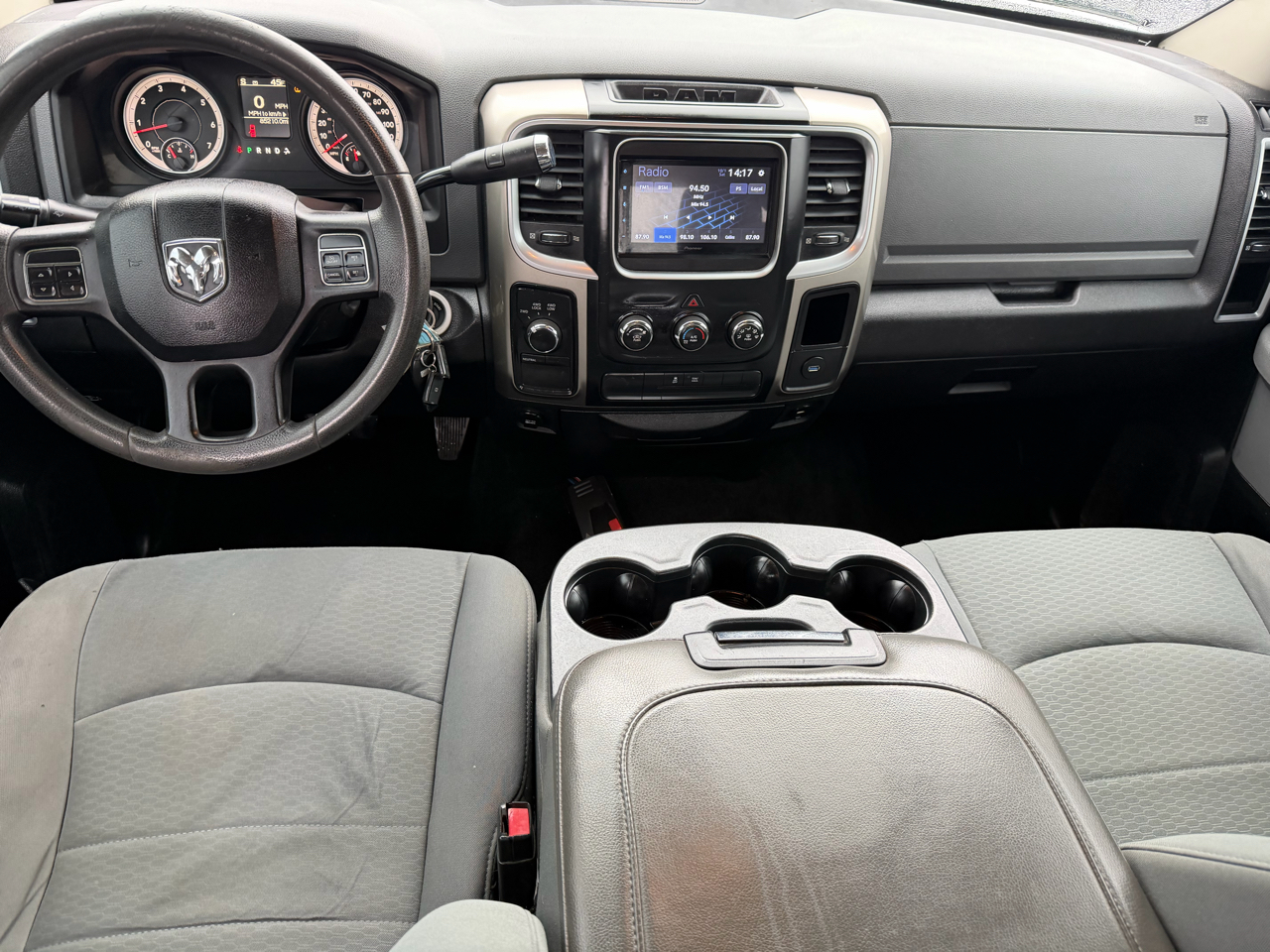 RAM 1500 4WD Crew Cab 140.5" SLT 2013