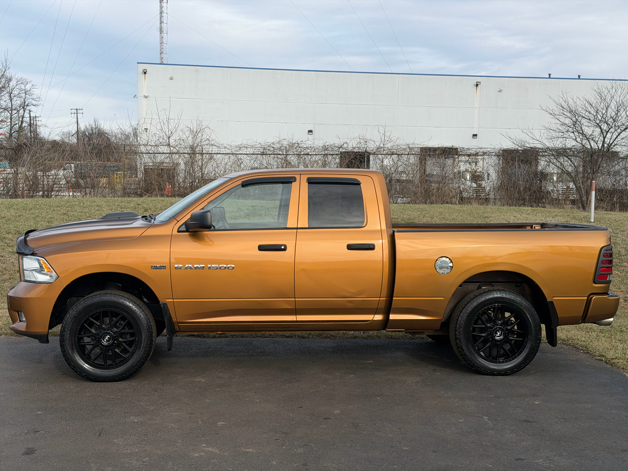 RAM 1500 4WD Quad Cab 140.5" Express 2012