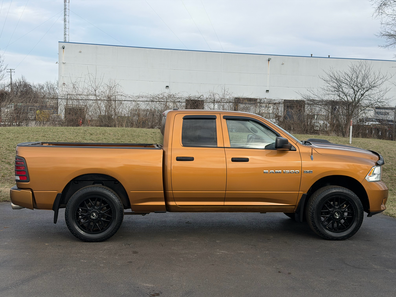 RAM 1500 4WD Quad Cab 140.5" Express 2012
