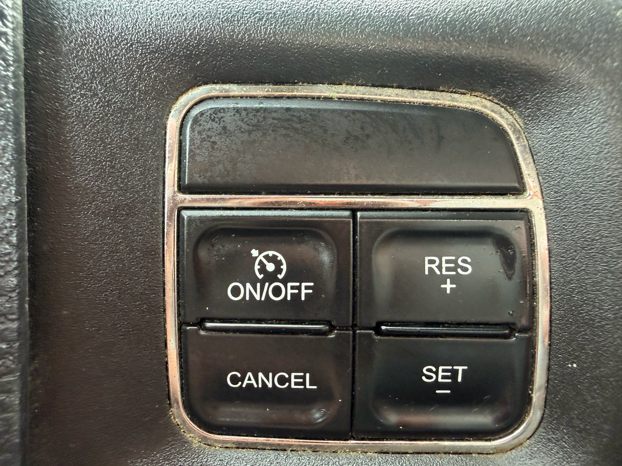 RAM 1500 4WD Quad Cab 140.5" Express 2012