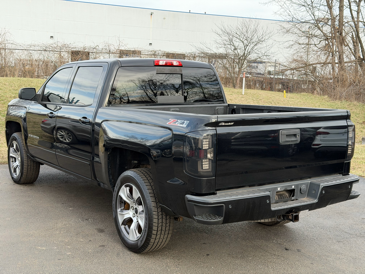 Chevrolet Silverado 1500 4WD Crew Cab 143.5" LT w/2LT 2017