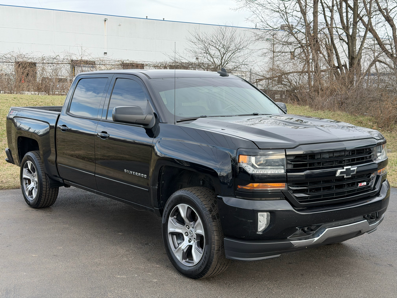 Chevrolet Silverado 1500 4WD Crew Cab 143.5" LT w/2LT 2017