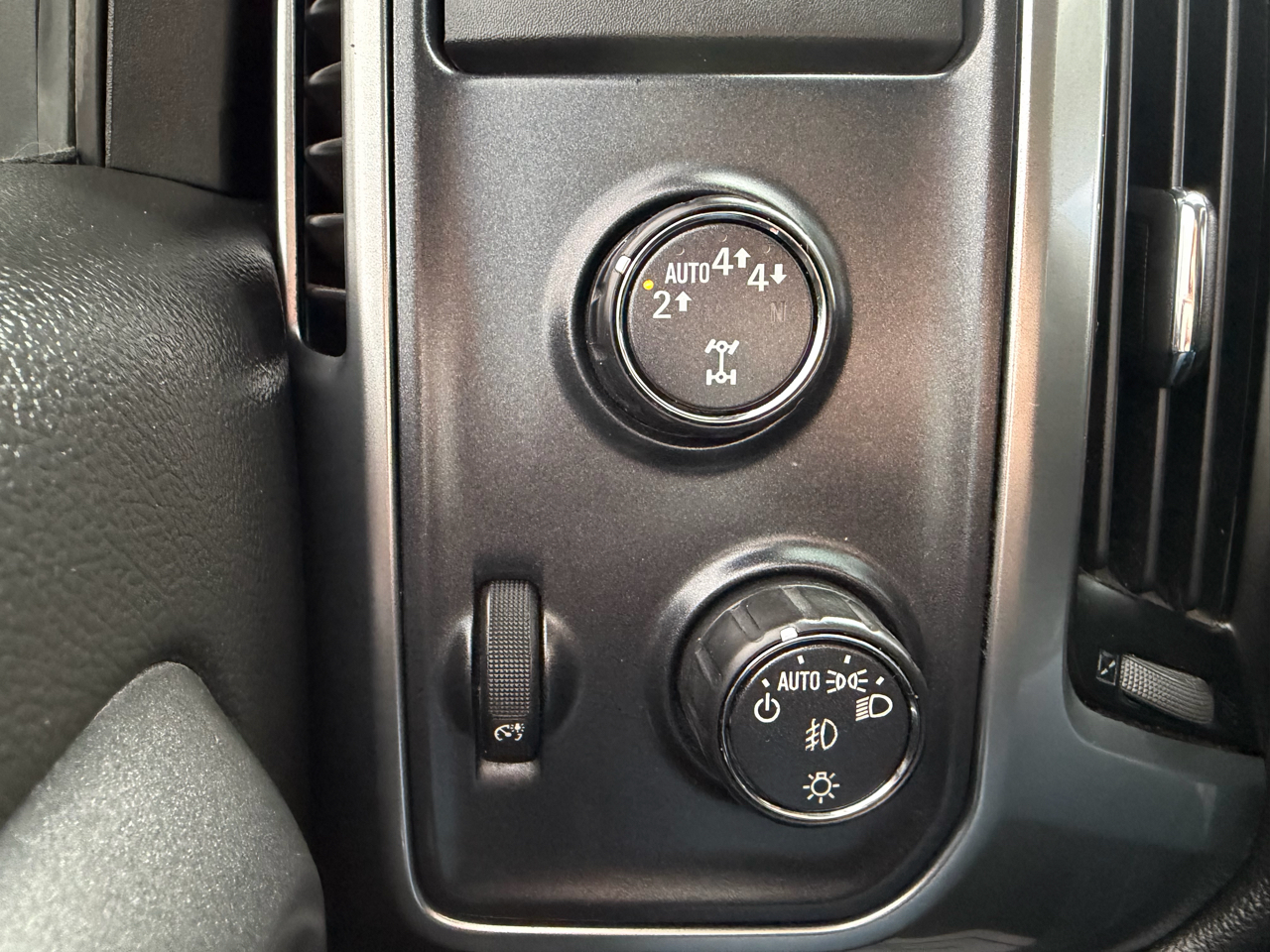 Chevrolet Silverado 1500 4WD Crew Cab 143.5" LT w/2LT 2017